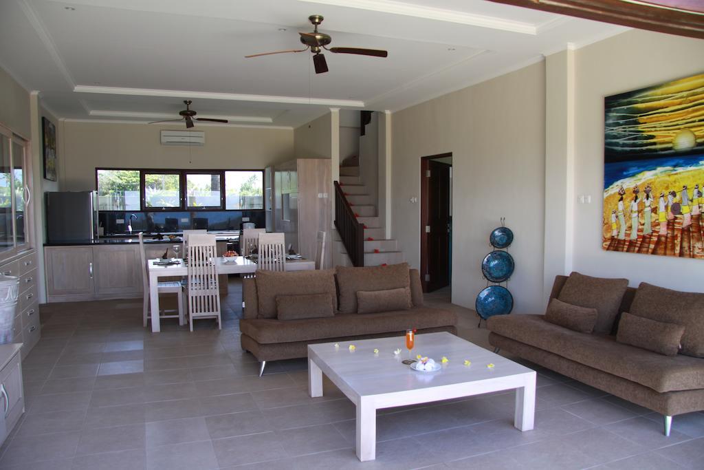 The Front - North Bali Villa Kubutambahan (Bali)